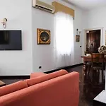 High-end In The Center *